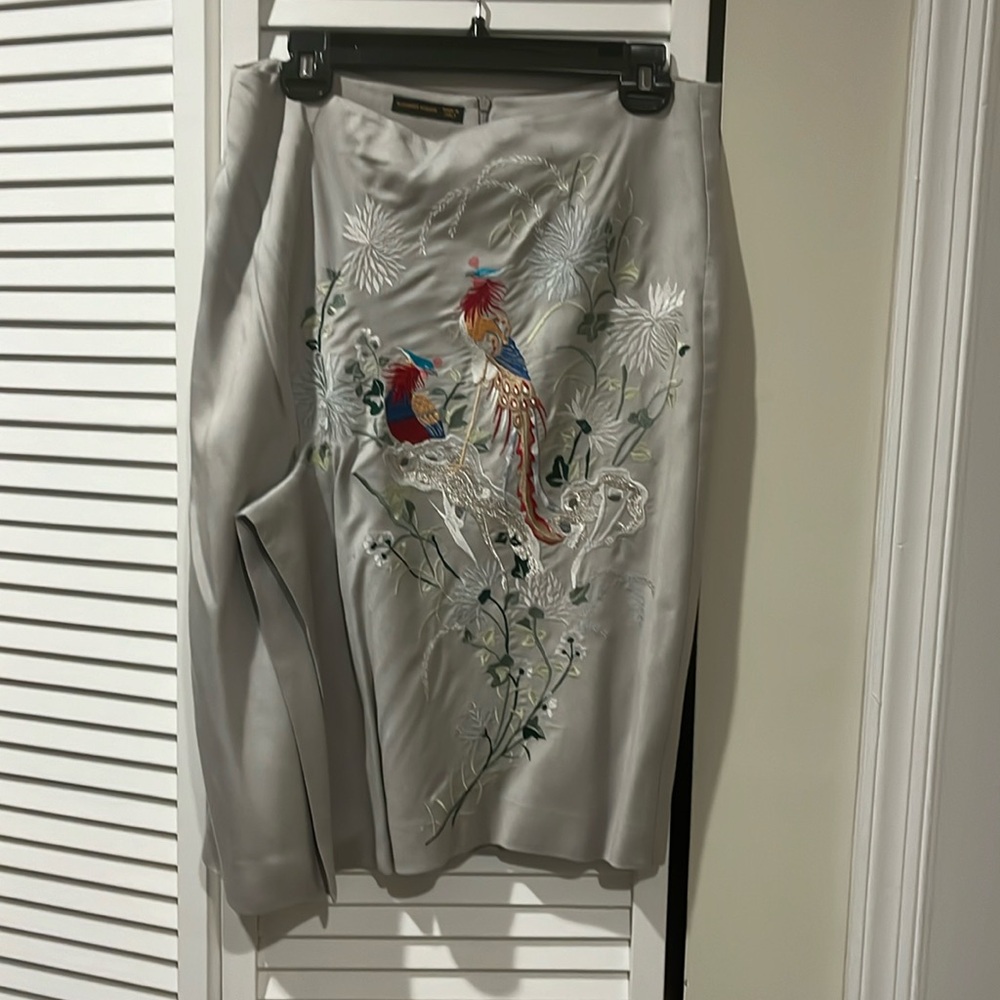 Alexander McQueen grey embroidered skirt. Size 4-6. Worn once.